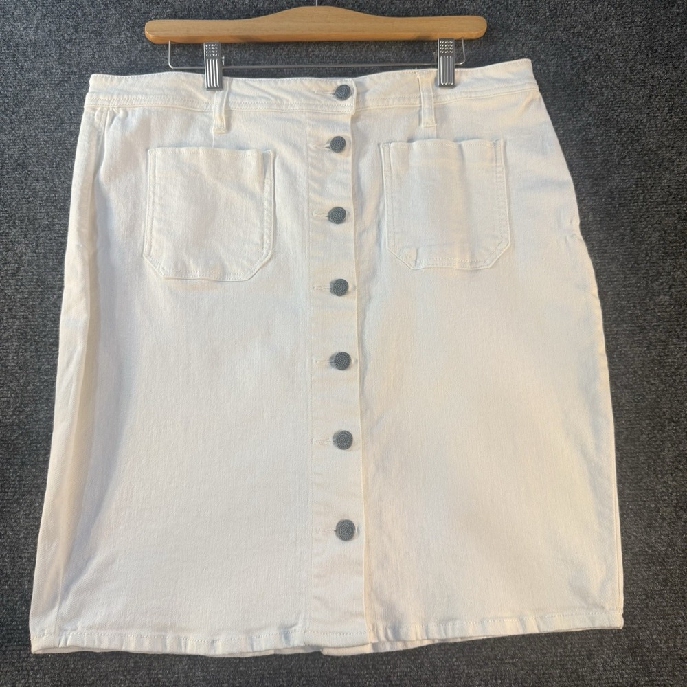 Kenneth Cole Reaction White Denim Pencil Skirt Button Front Size 12 Stretch
